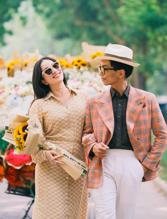 Gấp đôi sự đẹp đôi trong bộ ảnh mùa thu Hà Nội của Khánh Thi và Phan Hiển.
