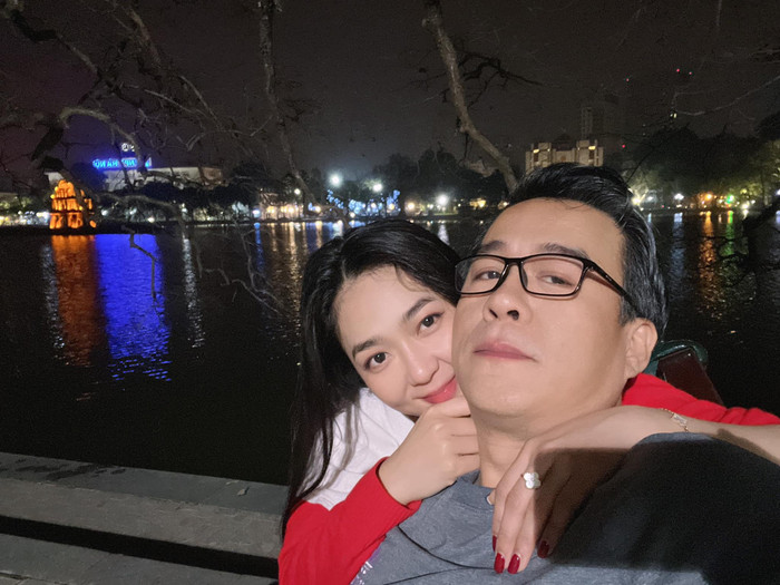 Sau hơn 1 năm kết hôn, ca sĩ Hà Thanh Xuân là người chủ động thông báo việc cặp đôi đã 'đường ai nấy đi'