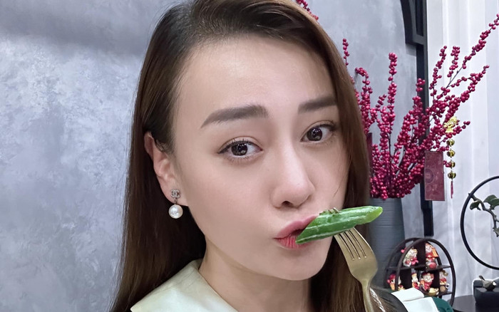 Phương Oanh khoe nhan sắc mẹ bầu ở những tháng giữa thai kỳ Ảnh 2