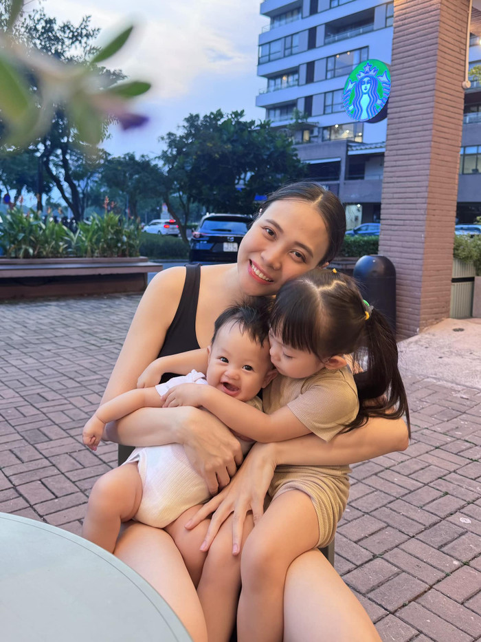 Hai nhóc tỳ là Suchin và Sutin sở hữu vẻ ngoài xinh xắn, đáng yêu cùng nhiều biểu cảm 'cưng xỉu'. 