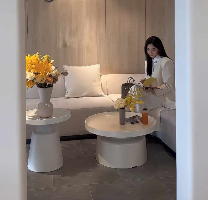 Đặng Thu Thảo toát lên nét đẹp dịu dàng, đầy mê hoặc.