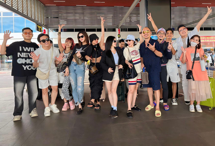 Các nghệ sĩ hào hứng update liên tục diễn biến trong ngày trọng đại của Puka - Gin Tuấn Kiệt.