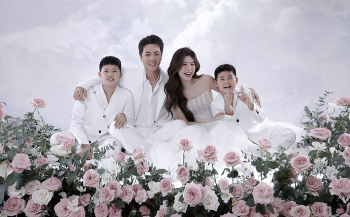 Gia đình Đăng Khôi - Thủy Anh.