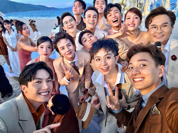 Không chỉ Huỳnh Lập, tất cả khách mời dự đám cưới của Puka và Gin Tuấn Kiệt đều lộ rõ sự vui vẻ, hào hứng 