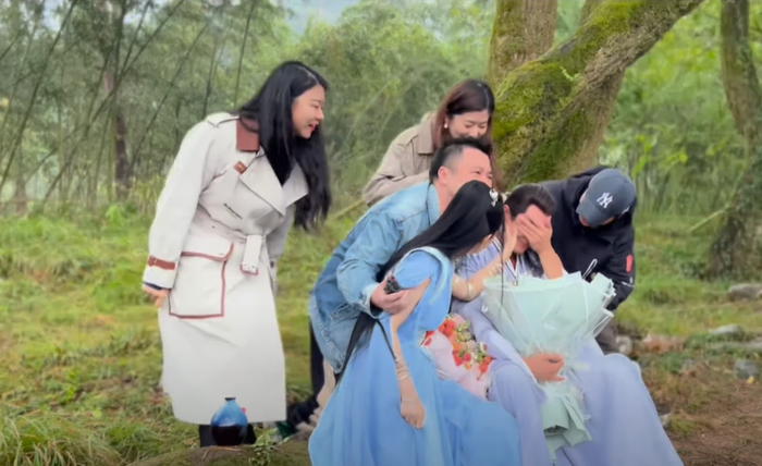 Triệu Lệ Dĩnh – Lâm Canh Tân kỷ niệm 1 năm yêu đương, nhà trai khóc hết nước mắt vì xúc động Ảnh 3