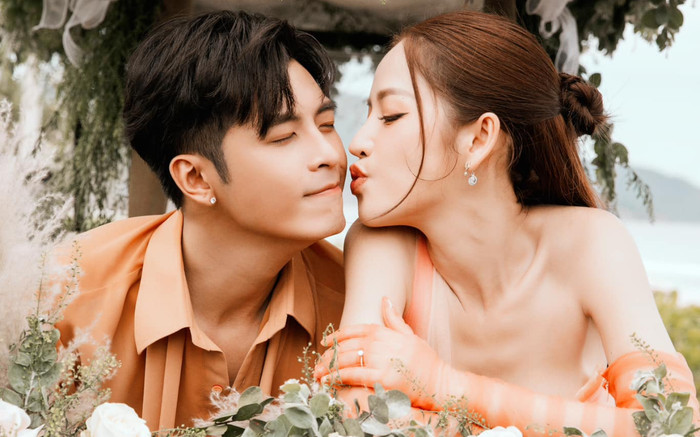 Gin Tuấn Kiệt xả loạt ảnh 'tay trong tay' cùng Puka, hé lộ cảm xúc sau 1 ngày lấy vợ Ảnh 2