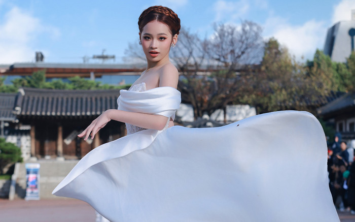 Mẫu nhí Bảo Hà diễn thời trang trong thời tiết 10 độ C, xử lý sự cố đầy tinh tế Ảnh 2