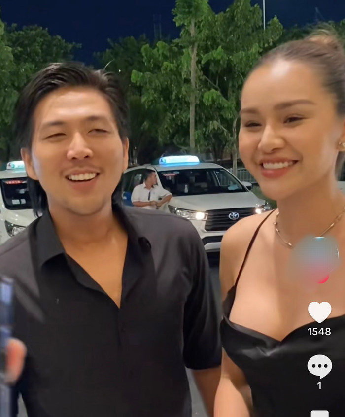 Đi cùng nhau, ai nấy đều công nhận Lê Thu Trang và Quang Sơn trông cực xứng đôi.