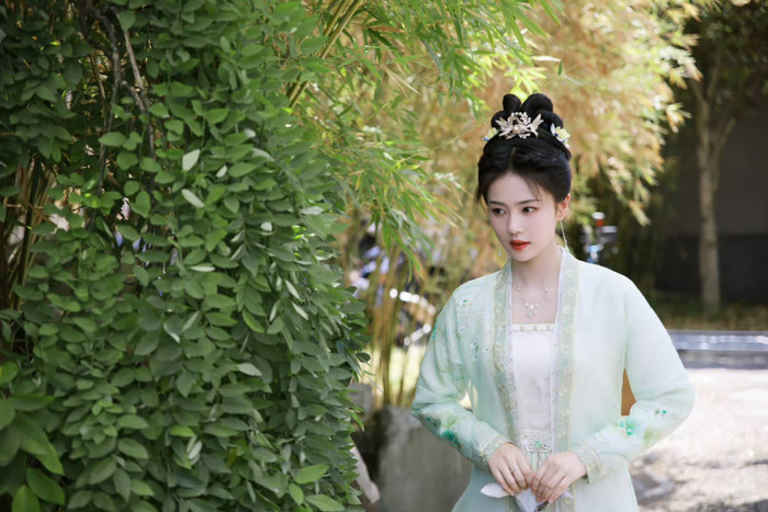 Bạch Lộc – Triệu Lộ Tư có chung số phận: Bị mẹ ruột xem thường, sống xa nhà từ bé Ảnh 3