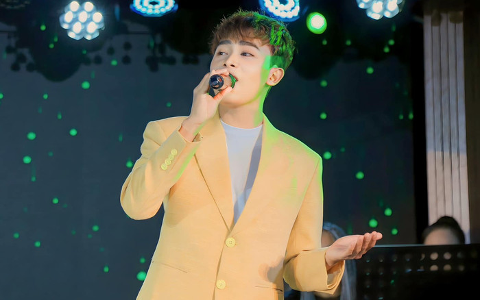 Tiếp tục hát 'Ngày mai người ta lấy chồng', lần này Hồ Văn Cường có chinh phục được khán giả? Ảnh 2