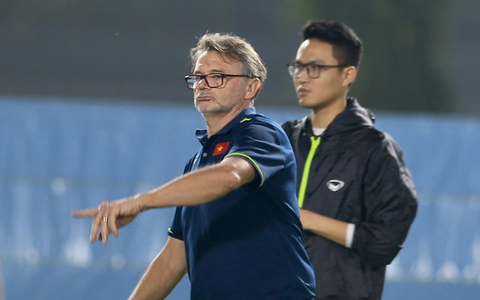 Tuyển Việt Nam tích cực tập chuyền và kiểm soát bóng để mơ World Cup Ảnh 2