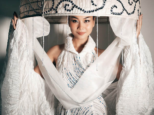 Thanh Hằng khoe thần thái rạng ngời trên sàn diễn đầu tiên hậu lễ cưới.