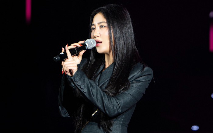 Bị yêu cầu hát nhưng chưa kịp chuẩn bị nhạc beat, Văn Mai Hương xử lý chuẩn ca sĩ thực lực Ảnh 2