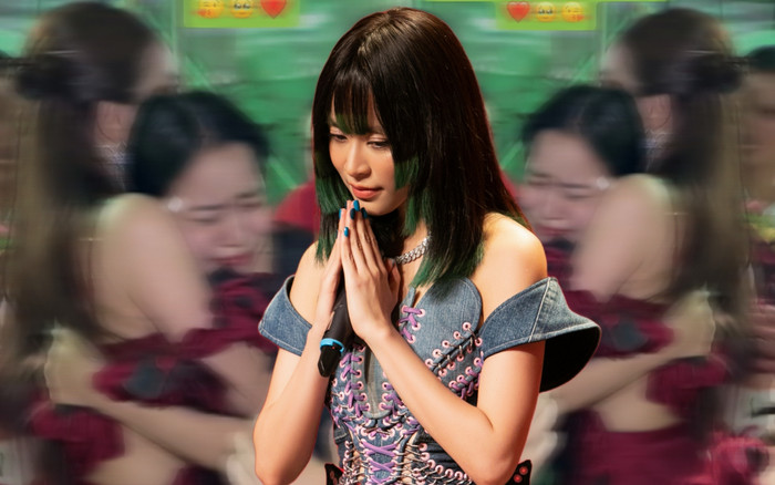 Fan nữ ôm chặt Hoàng Thùy Linh bật khóc nức nở, nữ ca sĩ chia sẻ gây chú ý Ảnh 2