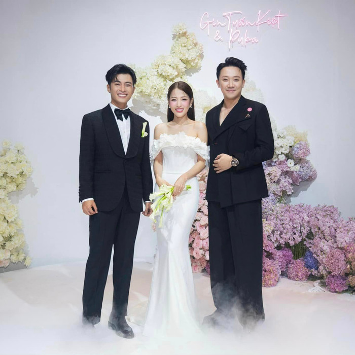 Trấn Thành 'lẻ bóng' tại đám cưới của Puka và Gin Tuấn Kiệt vì Hari Won có lịch trình hoạt động tại Hàn Quốc.