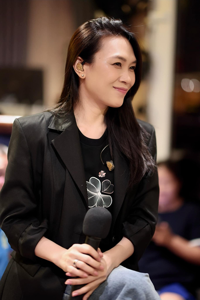 Mỹ Tâm xả ảnh tập luyện cho đêm nhạc Hạ Long, nhan sắc lão hóa ngược khiến dân mạng xôn xao Ảnh 2