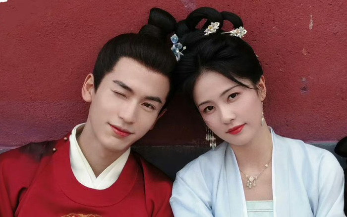 Hậu trường cảnh hôn cực 'cảm lạnh' của Bạch Lộc - Trương Lăng Hách Ảnh 2