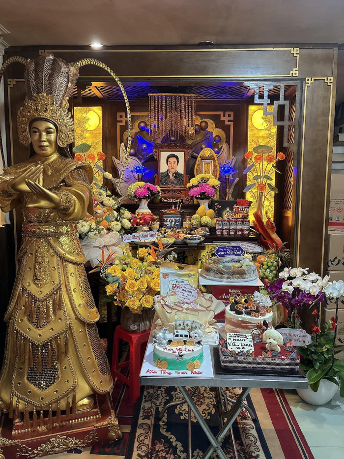 Sau khi NSƯT Vũ Linh qua đời, con gái là Hồng Loan nhận được sự quan tâm, yêu thương từ người hâm mộ.