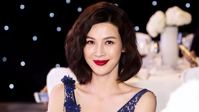 Đồng Lôi có cuộc sống chật vật sau ồn ào.