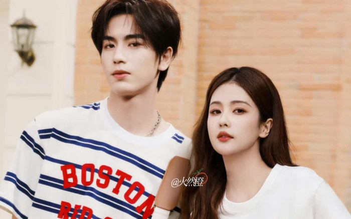 Bạch Lộc và Trương Lăng Hách lộ ảnh giường chiếu, bạo thế nào mà khiến netizen đỏ mặt? Ảnh 2