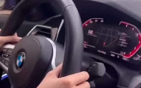 'Hotgirl' lái BMW tốc độ 140km/h bị xử phạt, lời khai gây bất ngờ Ảnh 2