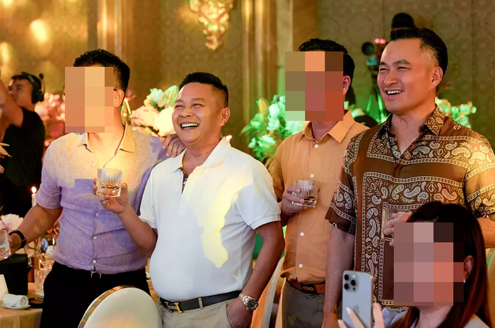 Bảo Thy lâu ngày biểu diễn trên sân khấu, phản ứng của ông xã doanh nhân gây chú ý Ảnh 3