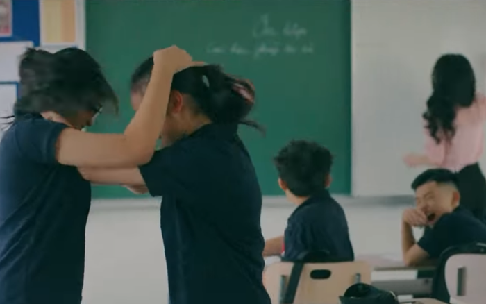 Chúng Ta Của 8 Năm Sau tập 17: Nguyệt gặp tai nạn, Tùng biết bí mật động trời của vợ nhờ 1 người đặc biệt Ảnh 5