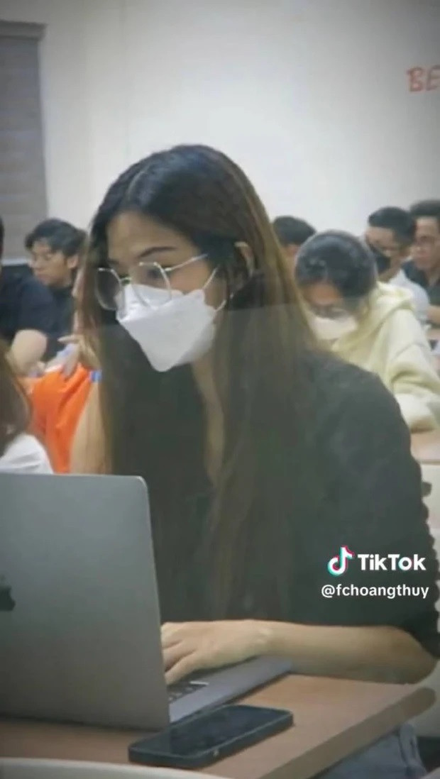 Còn 2 tuần là hết nhiệm kỳ, Ngọc Châu 'nối gót' Hoàng Thùy làm 1 việc được fan khen ngợi Ảnh 5