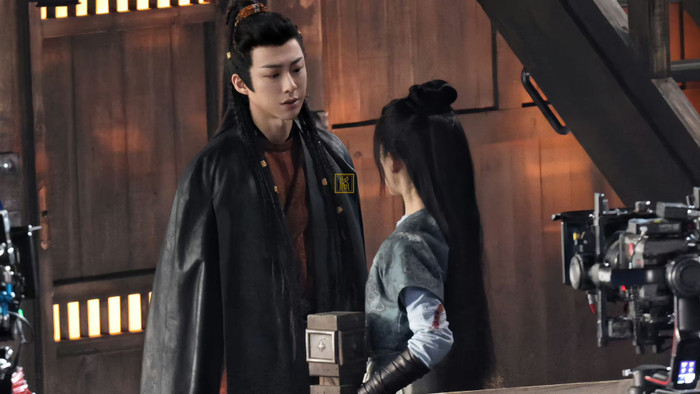 Lưu Vũ Ninh - Triệu Lộ Tư trên phim trường Rèm Ngọc Châu Sa.