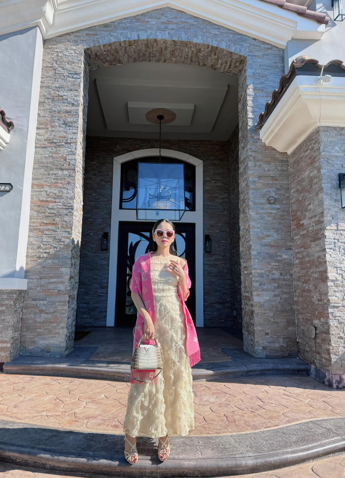 Lệ Quyên hiện đang có một căn biệt thự sang chảnh ở Mỹ, đây cũng là nơi cô thường nghỉ ngơi, thư giãn mỗi khi có lịch trình tại xứ cờ Hoa