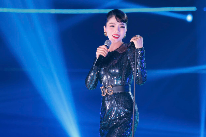 Mỗi khi bước lên sân khấu, Lệ Quyên đều tỏa ra nguồn năng lượng tích cực tới khán giả