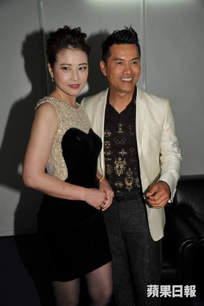 Cố nghệ sĩ bị nhà chồng bắt giải nghệ.