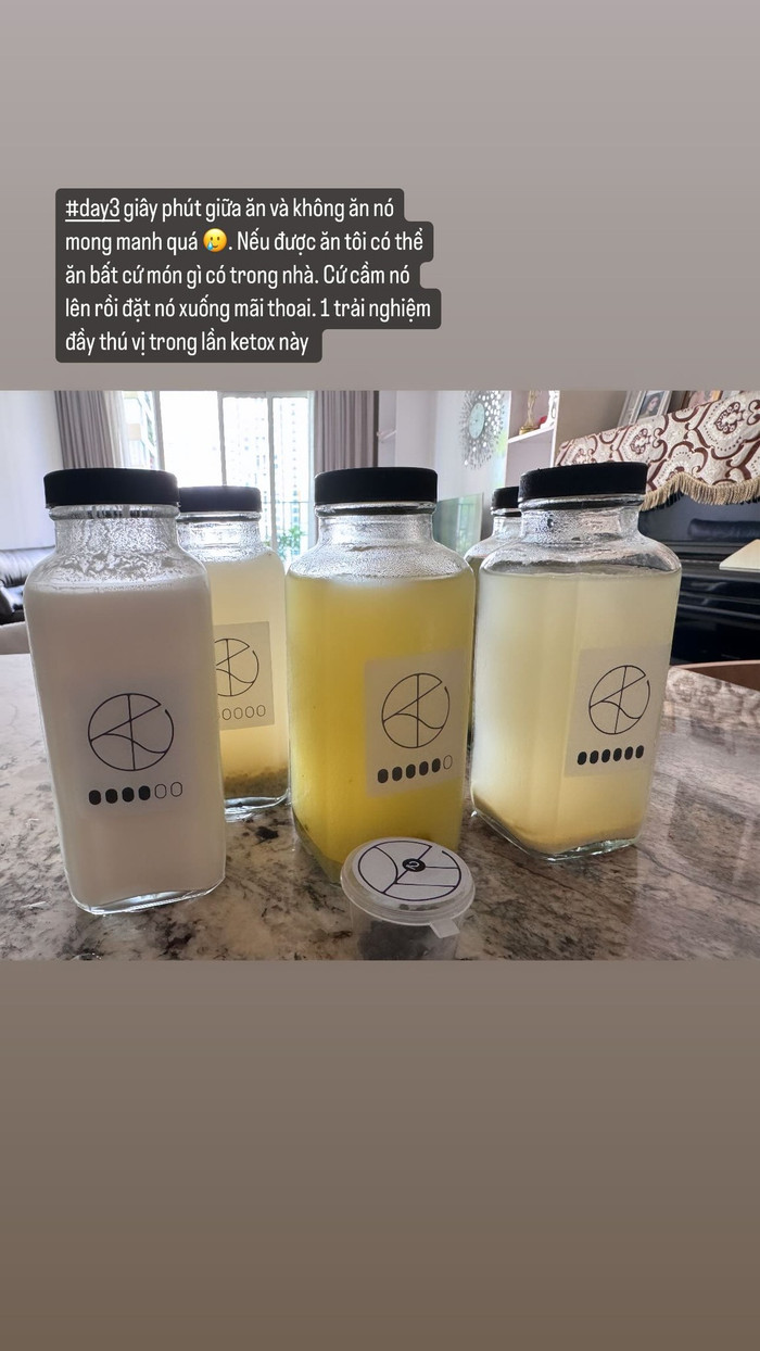 Được biết mỗi chu trình thường sẽ kéo dài trong 7 ngày bao gồm 6 chai nước uống theo thứ tự mỗi ngày, mỗi chai cách nhau 2 - 3 tiếng. Bên cạnh đó, người thực hiện sẽ không ăn thêm bất cứ món gì có chứa tinh bột như cơm hay đồ ngọt.  