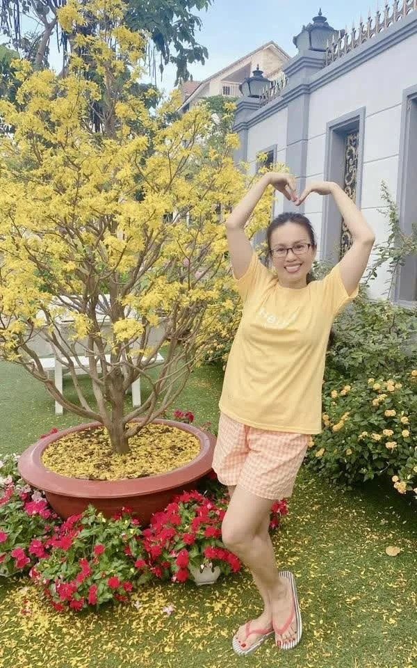 Cẩm Ly thường xuyên đăng ảnh cập nhật cuộc sống bình yên, giản dị.