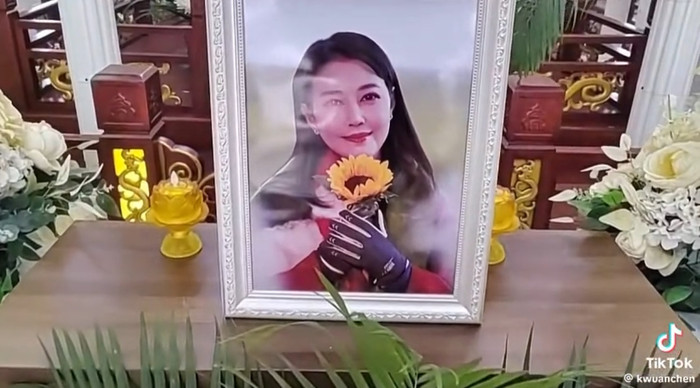 Nụ cười của Châu Hải My như một lời chào tạm biệt đến những người đến thăm viếng cô lần cuối.