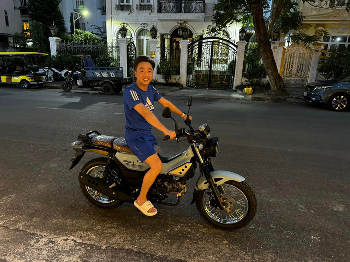 Trên trang cá nhân, ông Nguyễn Quốc Cường (Cường Đô La) đã khoe xe máy mới. được hàng xóm gửi tặng. Ảnh: FBNV 