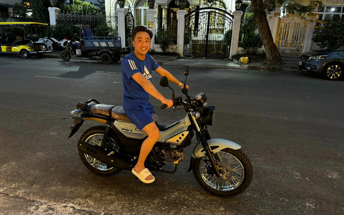 Cường Đô La khoe xe máy mới được hàng xóm tặng Ảnh 2