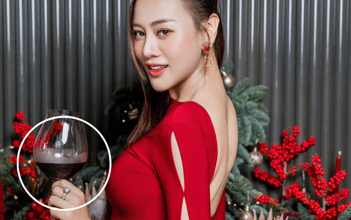 Phương Oanh 'lên đồ' đỏ rực, ăn vận đầy táo bạo khi mang song thai Ảnh 2