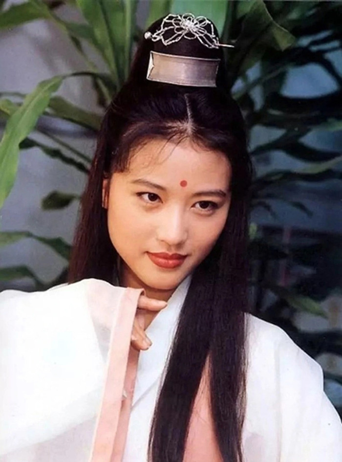 Bạn bè tiết lộ cô mắc lupus ban đỏ từ lâu.