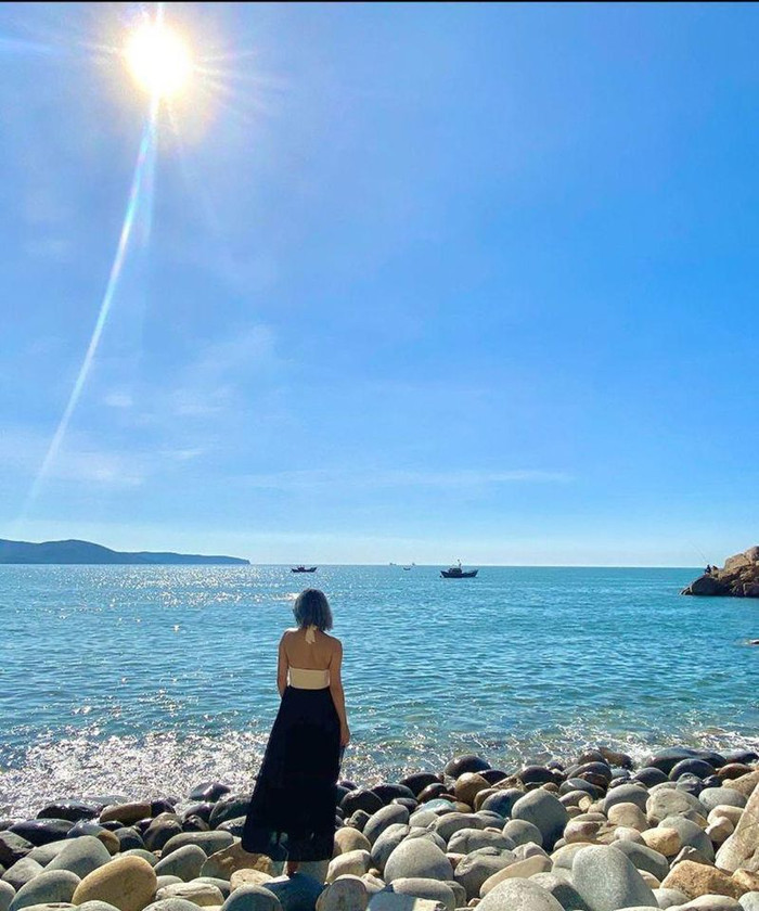 Bãi tắm Hoàng Hậu hứa hẹn sẽ là một điểm du lịch lý tưởng dành cho tất cả mọi người. Hãy thử một lần đặt chân đến và cùng trải nghiệm. 