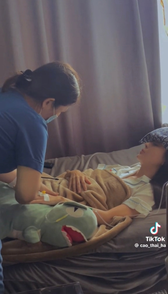 Cao Thái Hà diện mạo xanh xao, hình ảnh nằm trên giường bệnh khiến khán giả lo lắng Ảnh 3