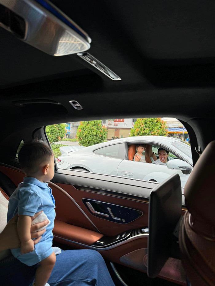 Cường Đô La từng mang chiếc xế hộp mới nhất để tạo niềm vui cho các con