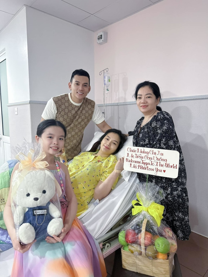 Lý Bình xúc động khi chứng kiến vợ sinh con, hứa sẽ bù đắp hết lòng.