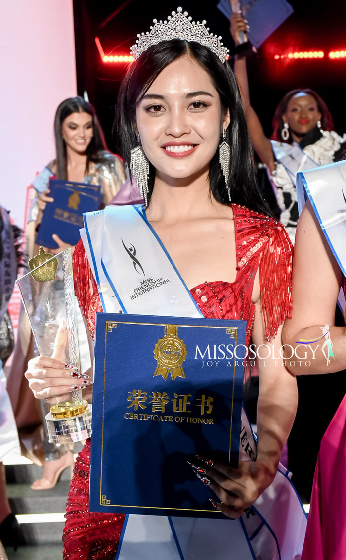 Nông Thuý Hằng - Á hậu 2, Miss Friendship International 2023.