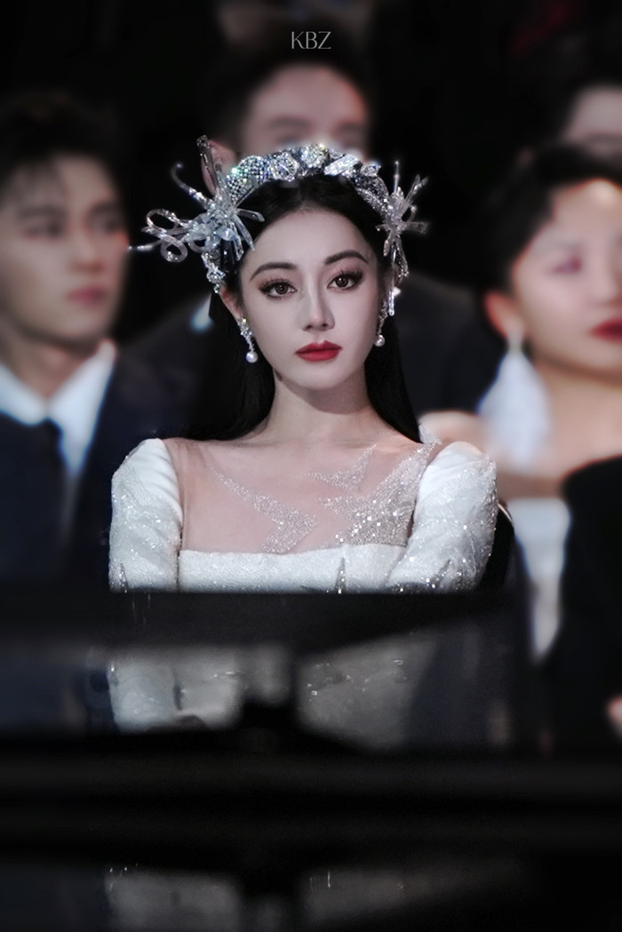 Địa vị của Dương Tử, Địch Lệ Nhiệt Ba khó bị lung lay.