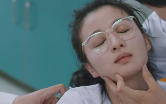 Lưu Tranh sợ ếch đến ngất xỉu.