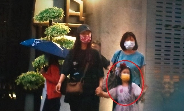 Lâm Tâm Như từng bị bắt gặp đưa con gái đi chơi