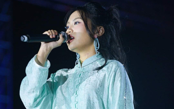 Biểu diễn trên sân khấu nhưng quên bật micro, Phương Mỹ Chi xử lý ra sao? Ảnh 2