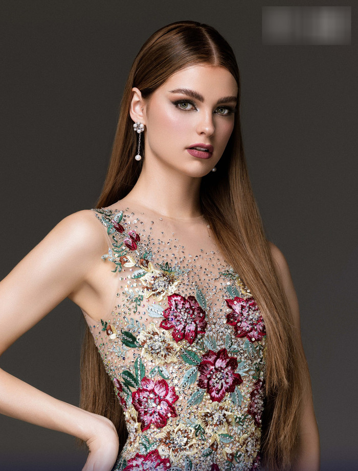 'Búp bê sống' Netherlands được dự đoán đăng quang Miss Earth 2023.