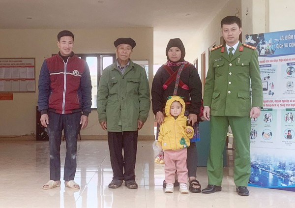 Dắt cháu nhỏ từ Yên Bái sang Lào Cai thăm con gái, cụ ông rơi vào tình cảnh trớ trêu không ngờ Ảnh 1